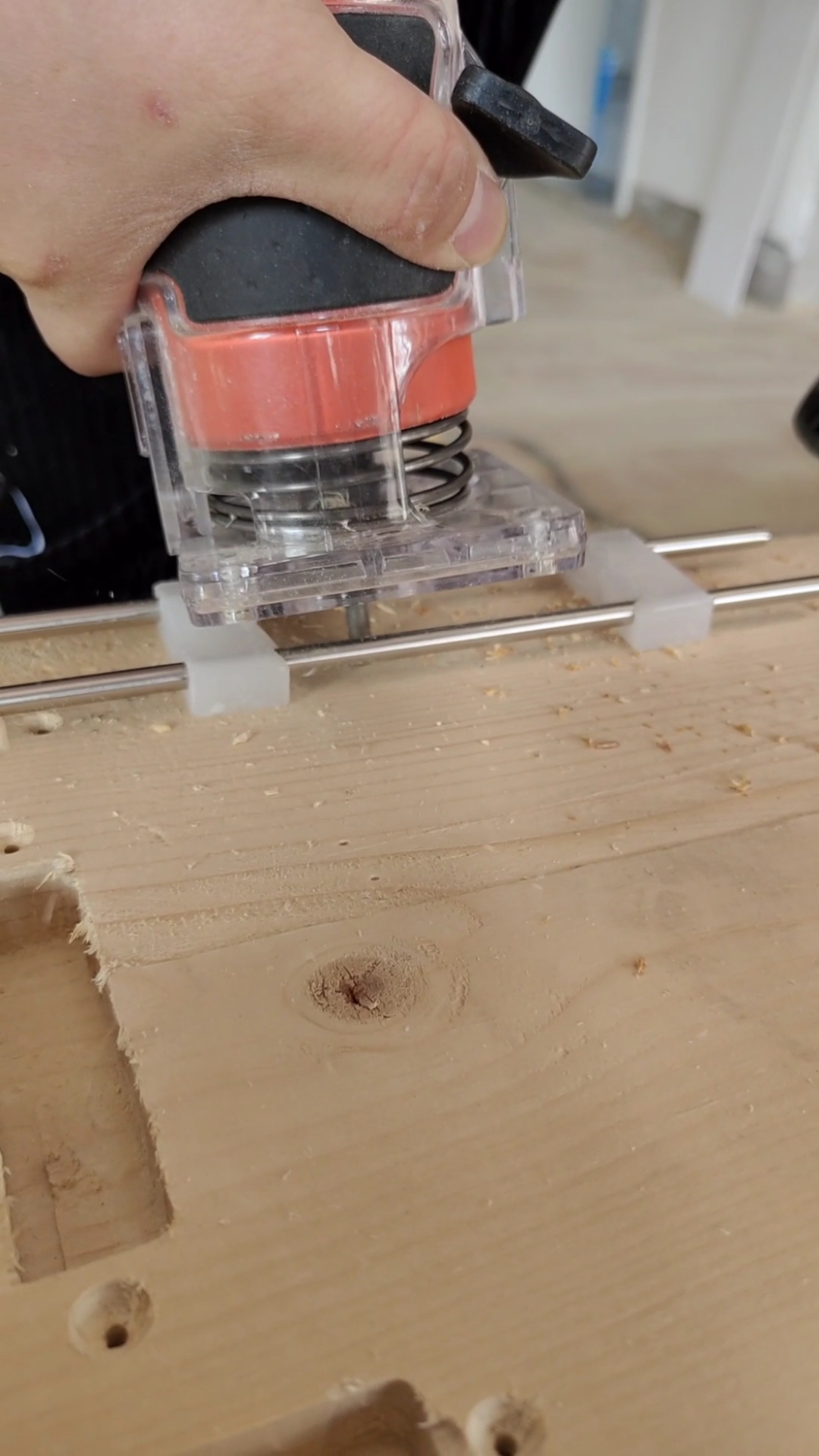 装修那些事儿#锁舌孔这样开,工具好才有速度!