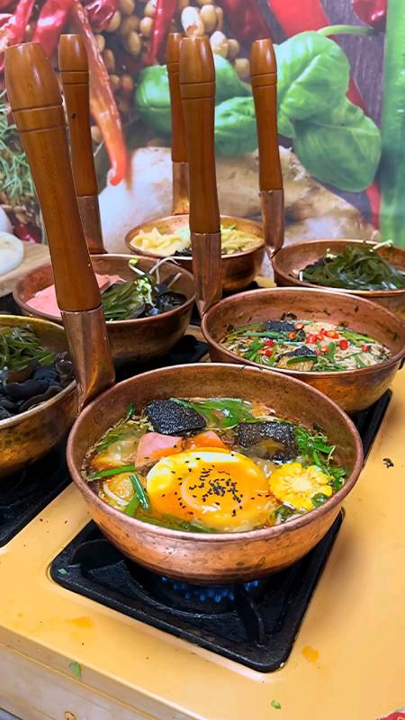 小铜锅米线,一人一锅,入口顺滑-度小视