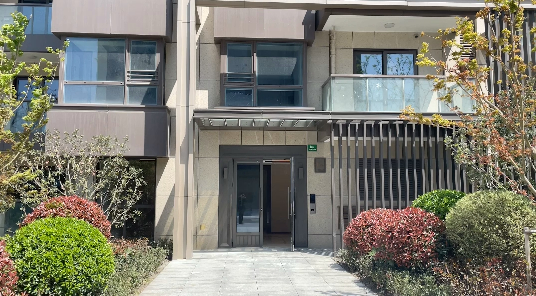 房地产#上港星江湾(瑞祥嘉苑1期)单元门入户大堂实景拍摄