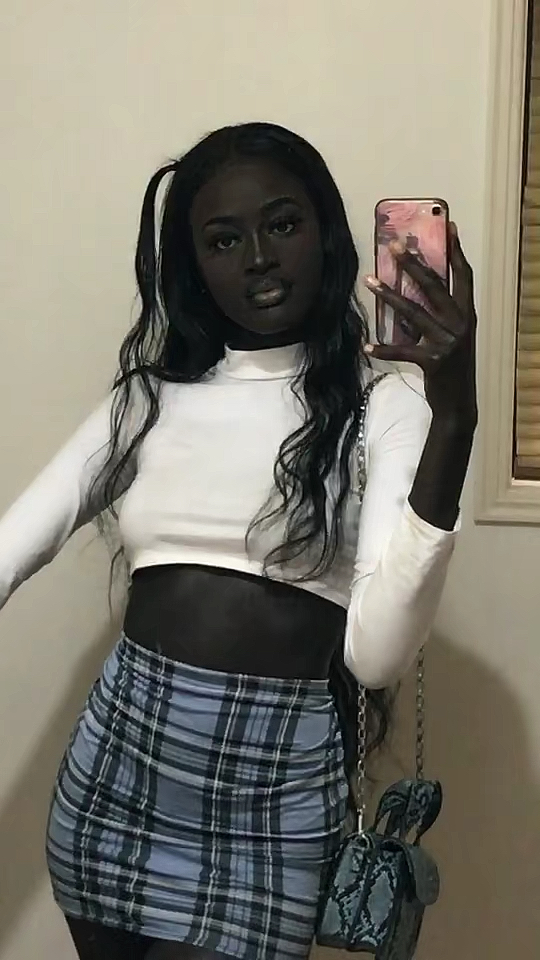 黑妹#这个黑怎么和别的黑人不太一样呢