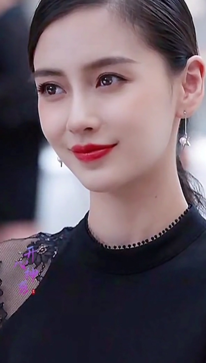 angelababy杨颖1989年2月28日出生,最受欢迎的女明星.