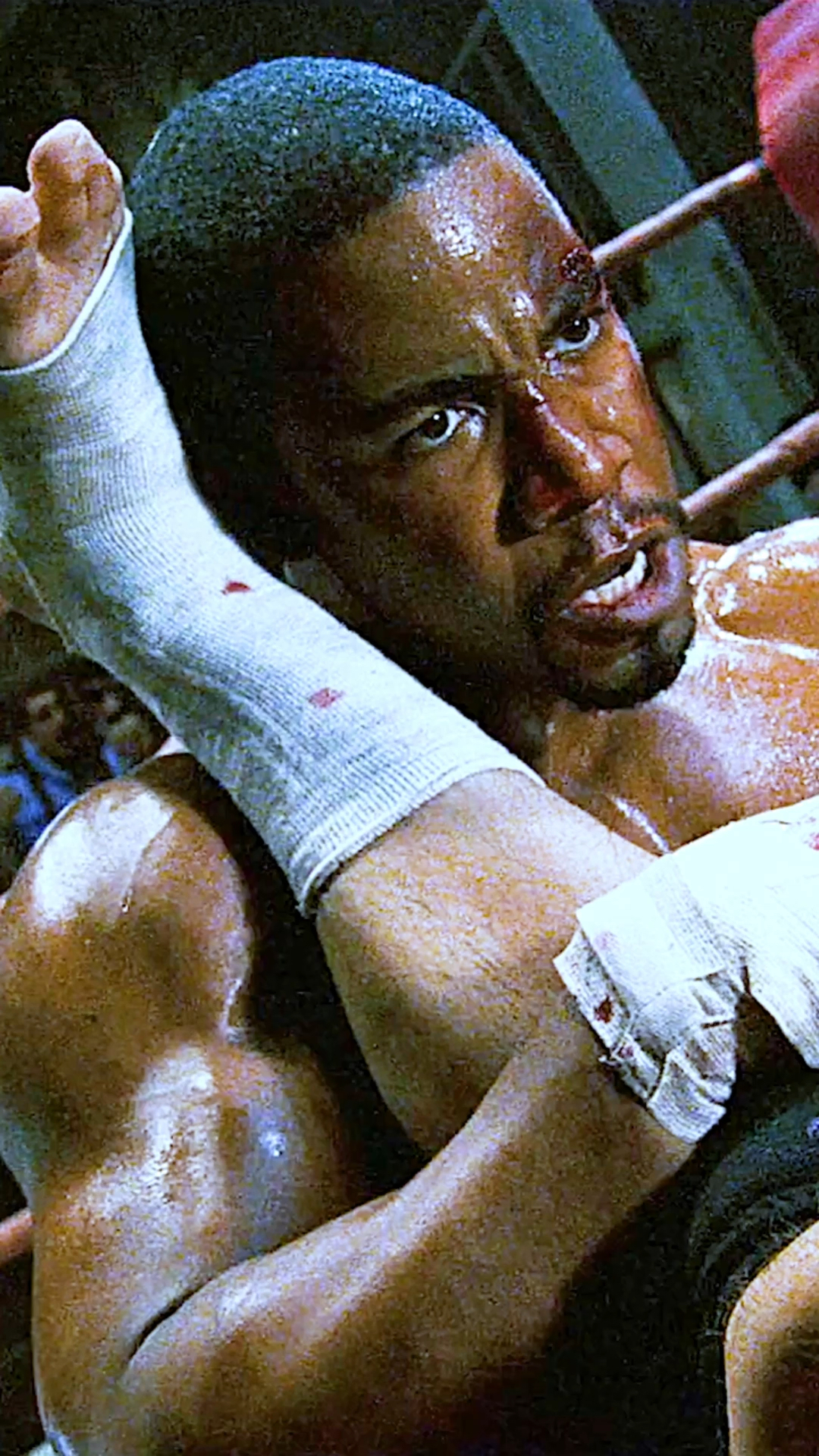 格斗博伊卡被加怀特断腿战神头衔失去