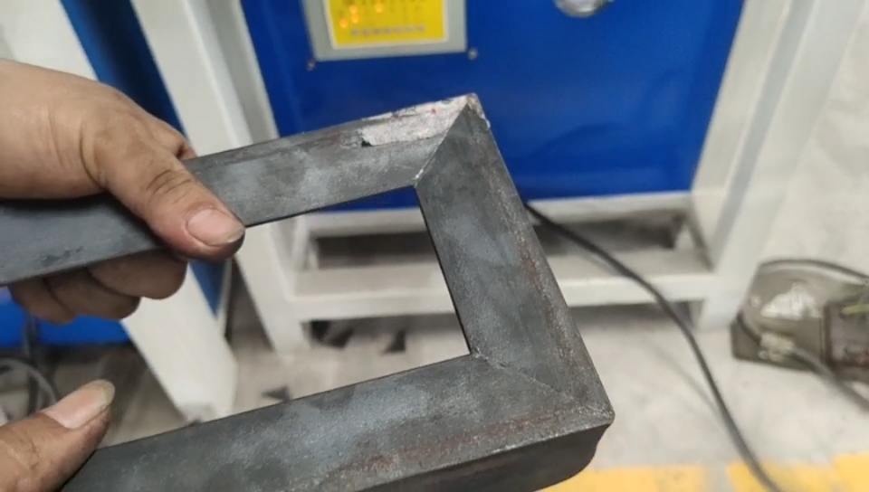 多功能液压冲孔机,角钢冲角机,4号角钢冲90度角,折成框架