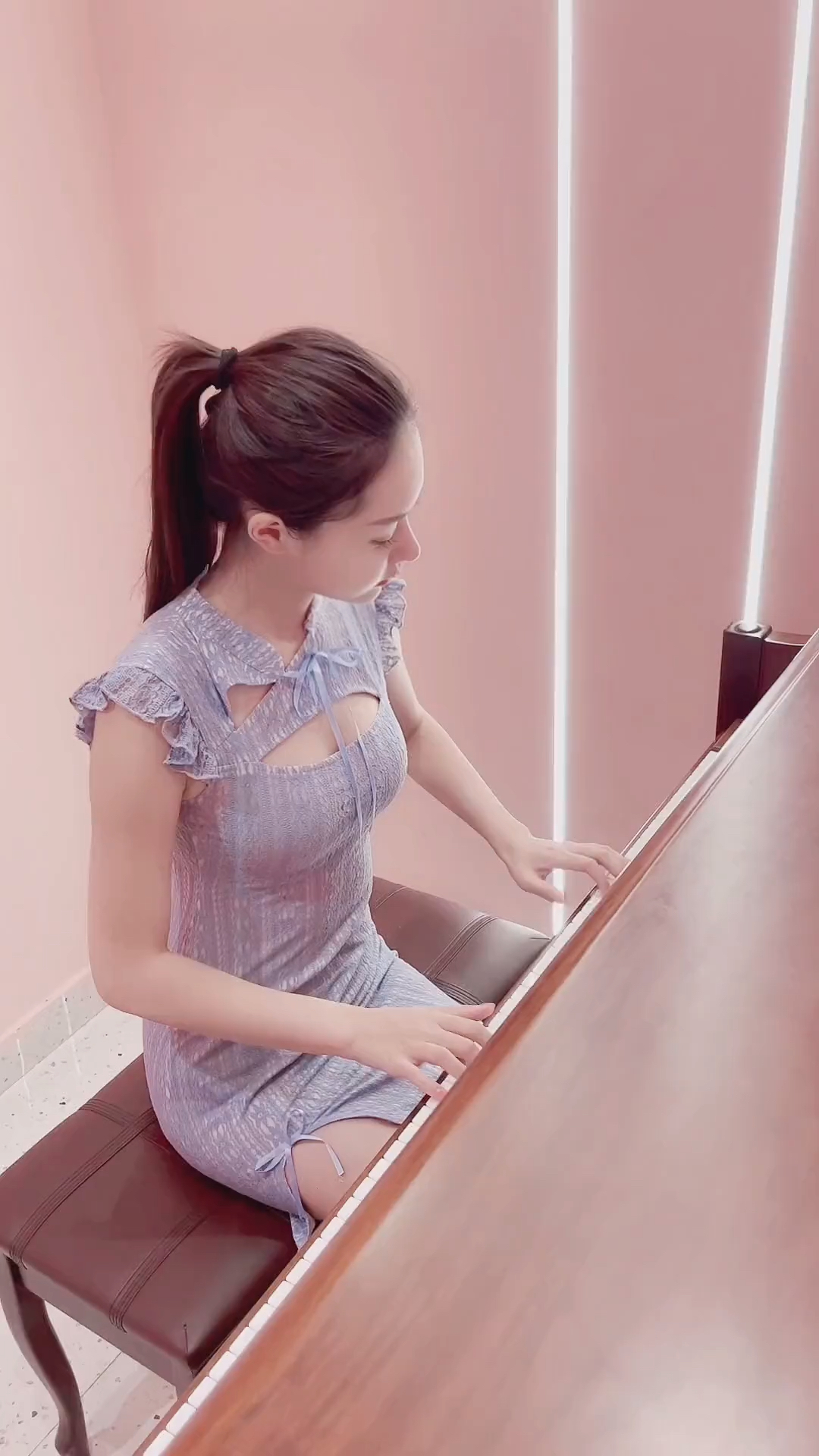 性感美女#我就是喜欢会弹钢琴有才气的女孩