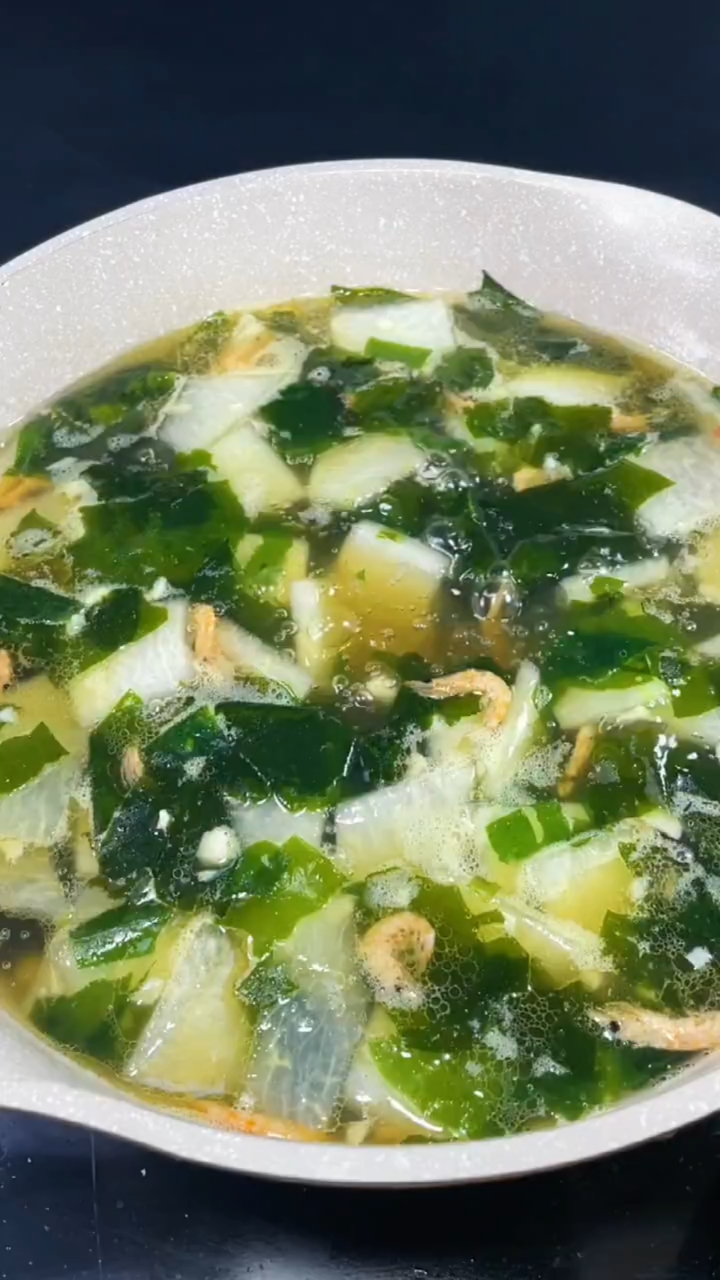 在家做个拿手菜海米冬瓜汤这样做汤鲜味美特别好喝