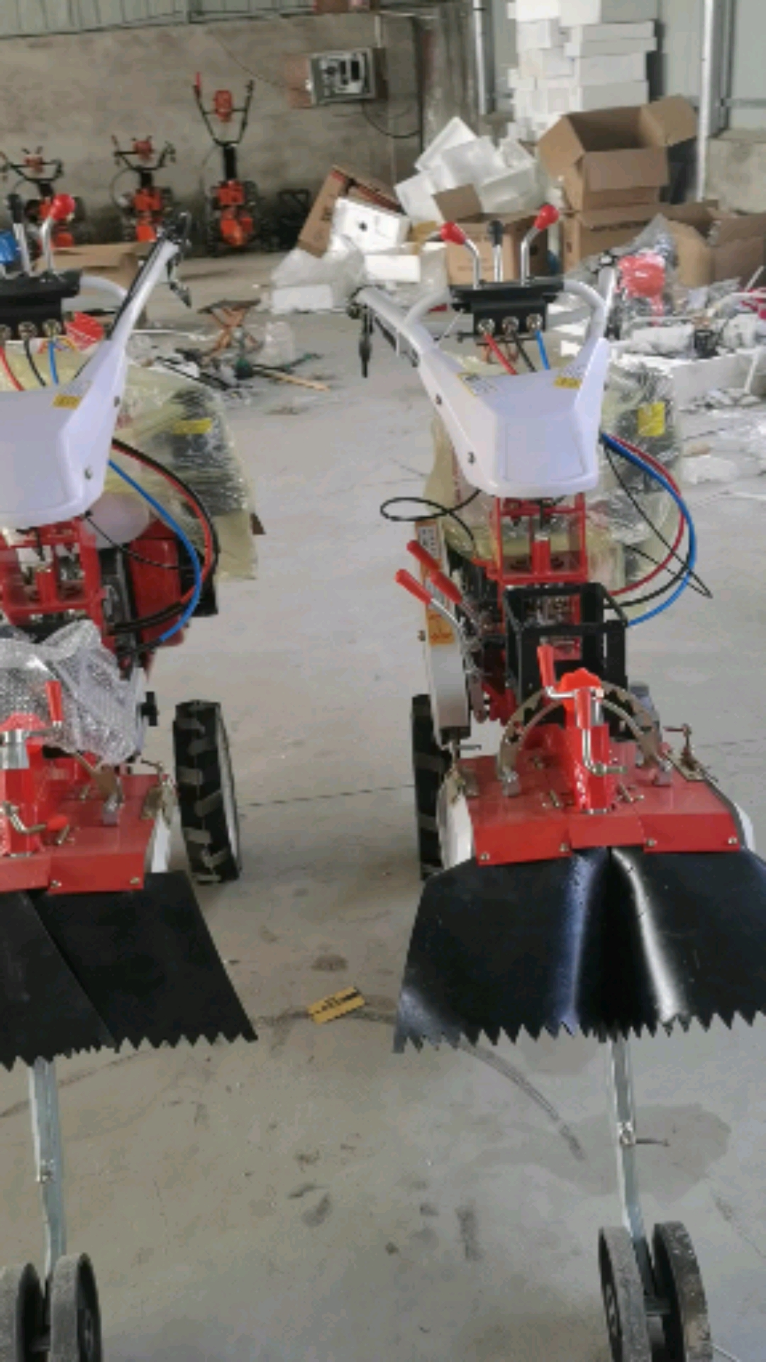 开沟机#大姜开沟培土机多功能开沟培土机