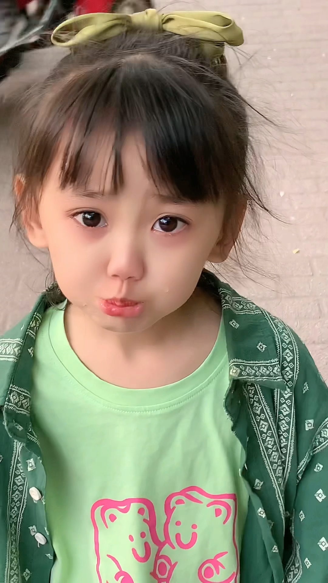 家有萌娃#委屈的小样子好让人心疼可是不写作业太气人了