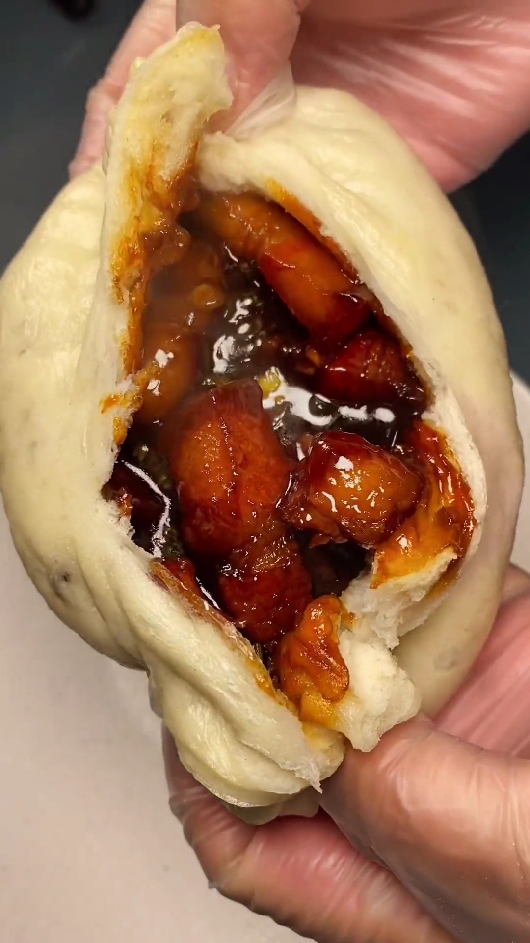 美食#正宗红烧肉包