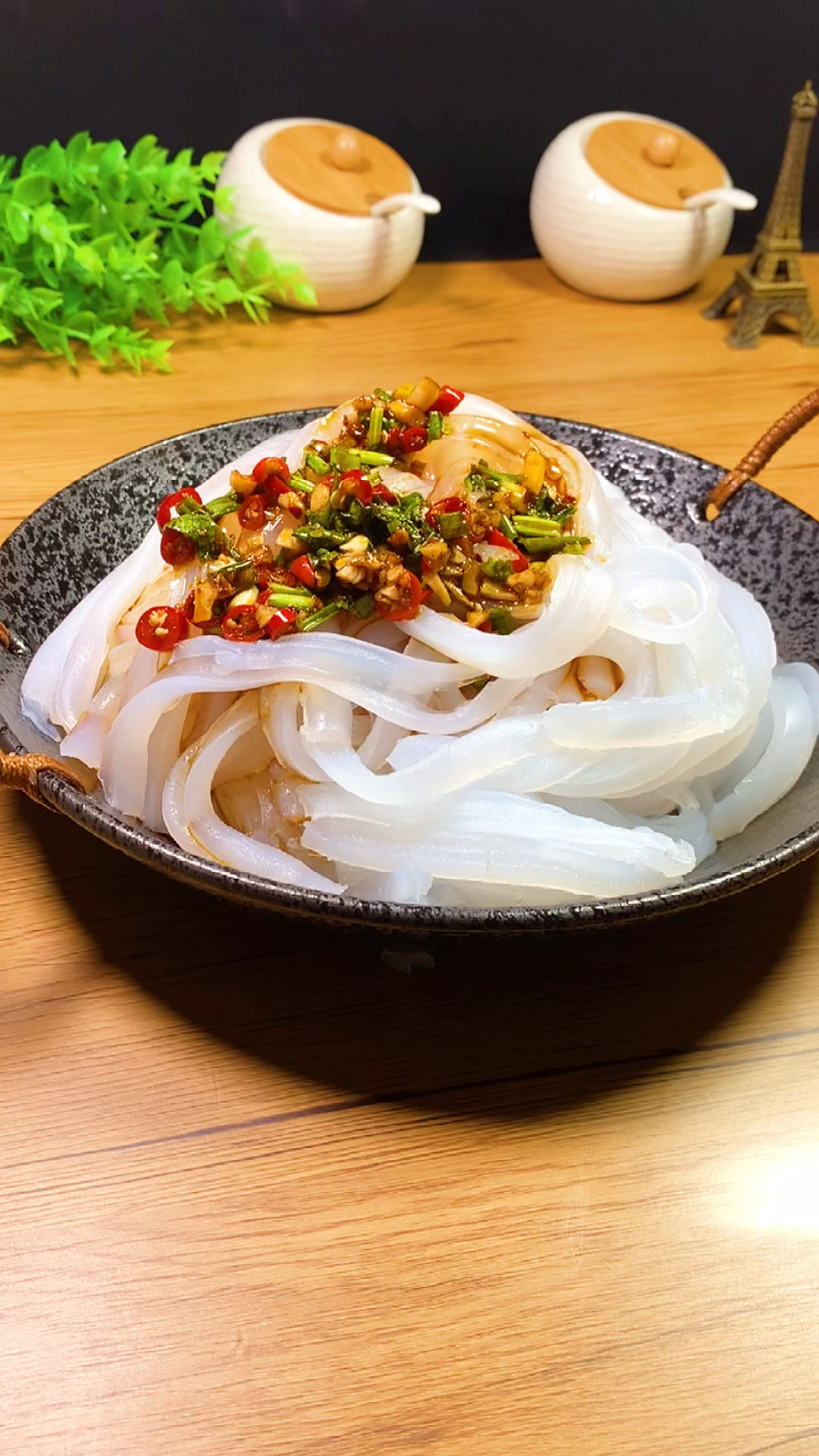 自制美食#1碗豌豆粉6碗水,做出的凉粉q弹爽滑,清凉爽口,做法超简单