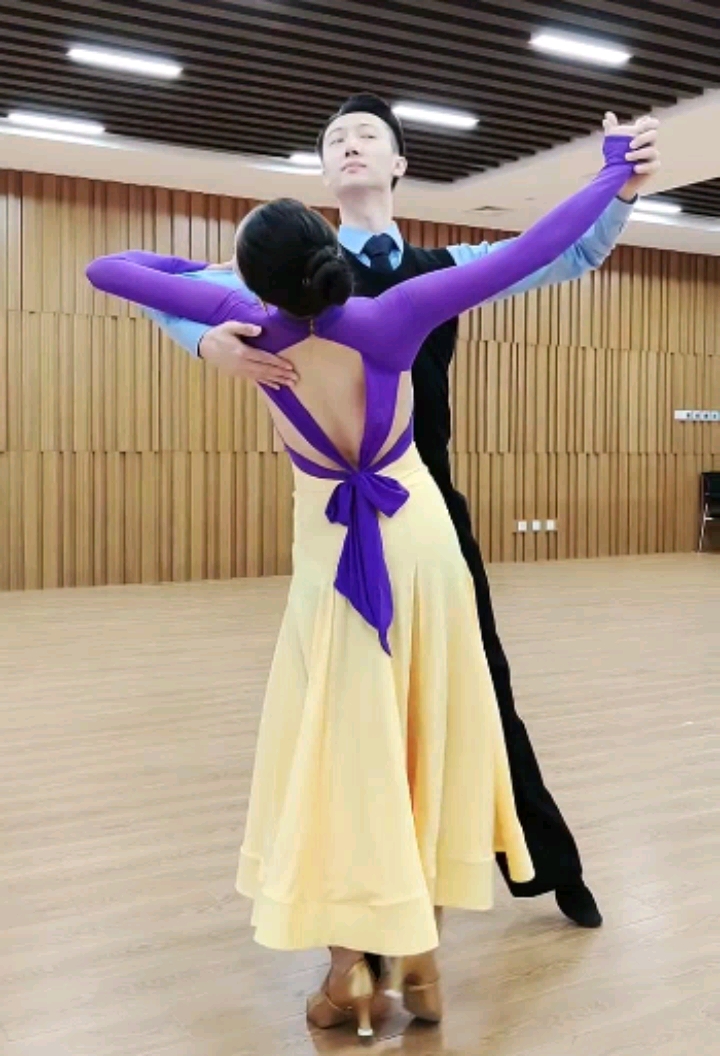 深情华尔兹:《梅花三弄》展示!