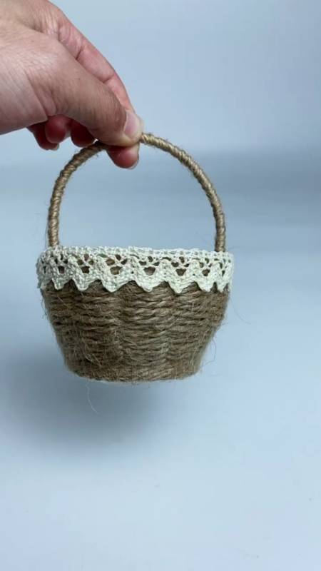 这是高手#一次性纸杯和麻绳的完美组合,秒变漂亮的花篮#转发分享