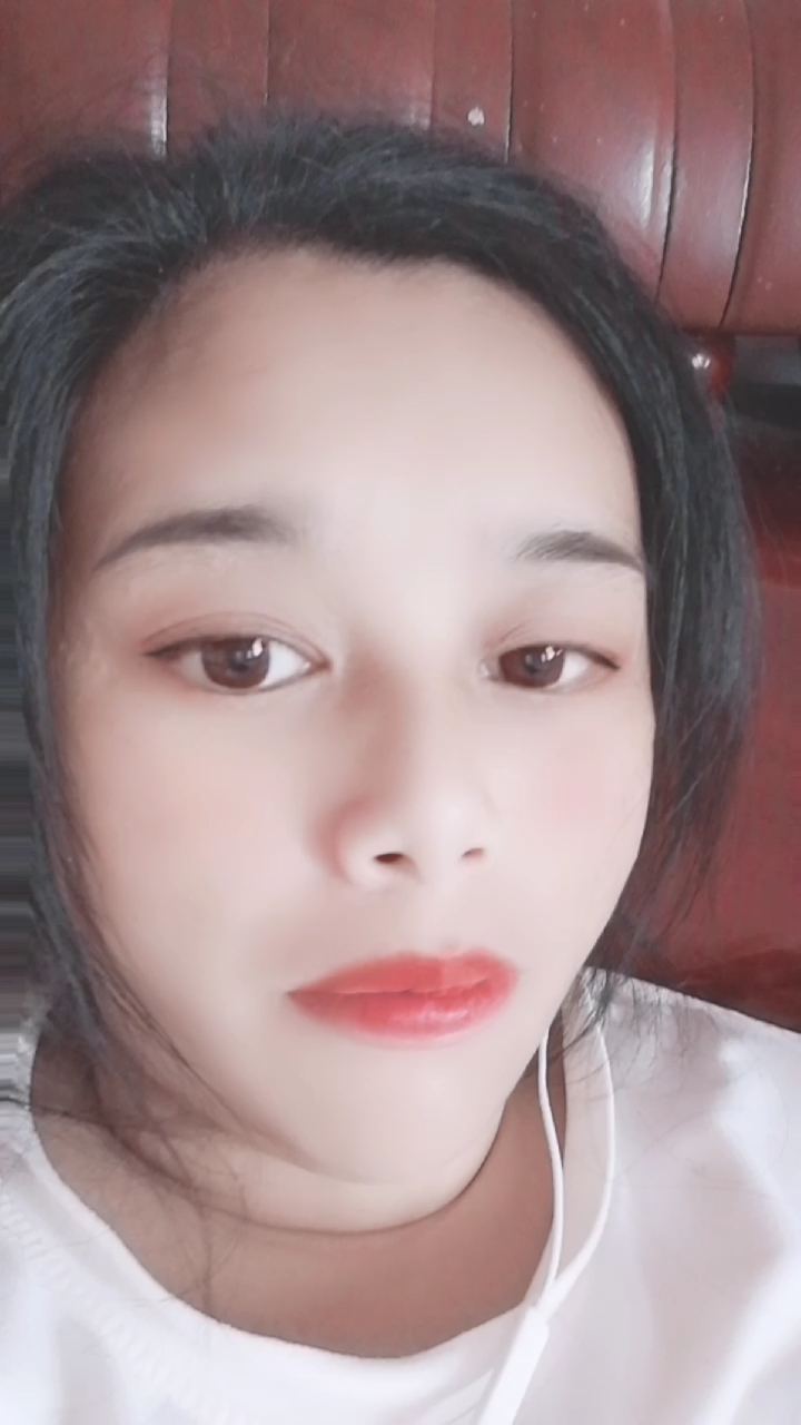 姐姐给我说你想我了,你把我qq微信加回来又给我买东西,问你心里是不是