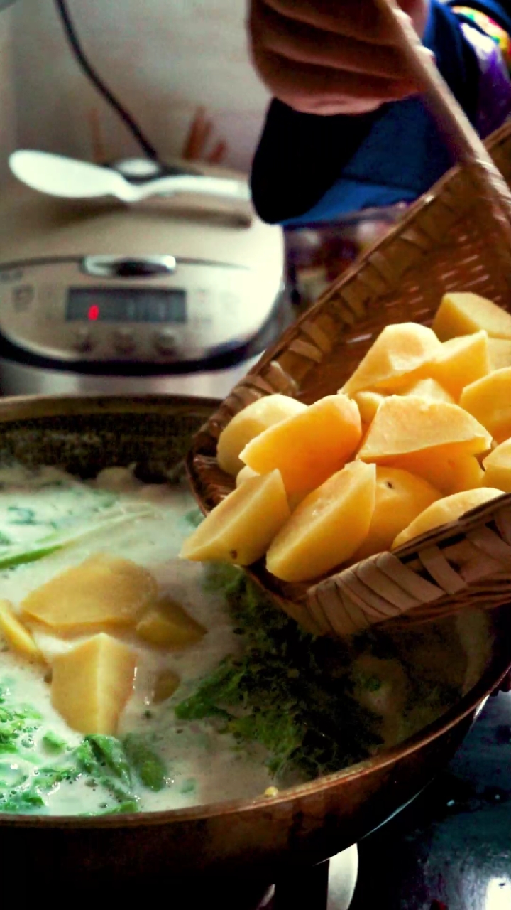 家乡特色美食#动手给妈妈做最爱的土家合渣洋芋,简单营养还好吃-度小