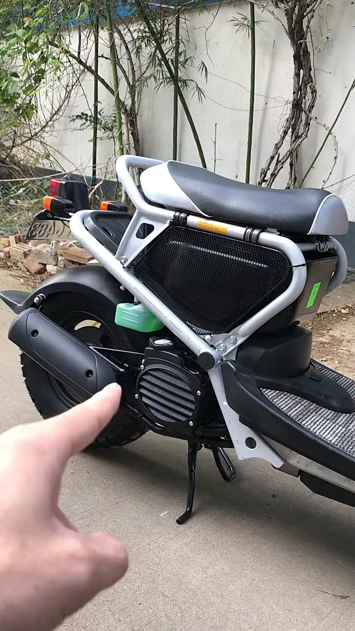 本田祖玛50喜欢机车的朋友们关注一下