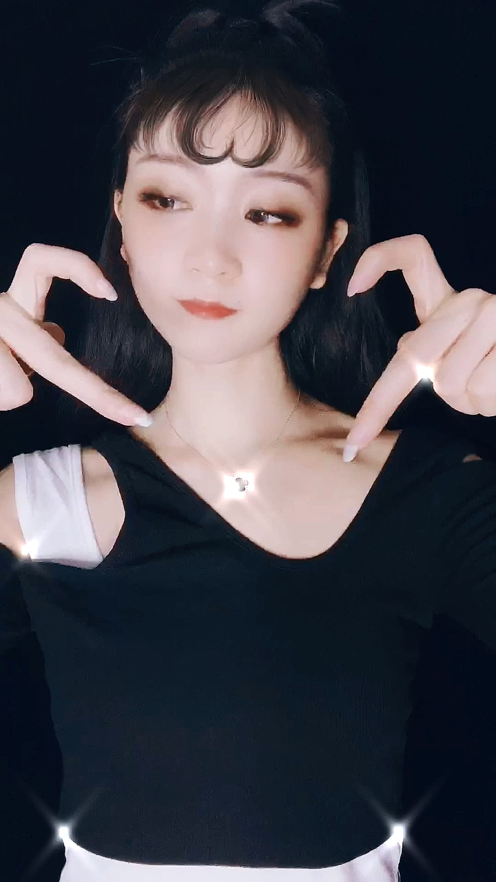 羽儿小姐姐手舞#没有口罩,我那尴尬的无处安放的嘴啊