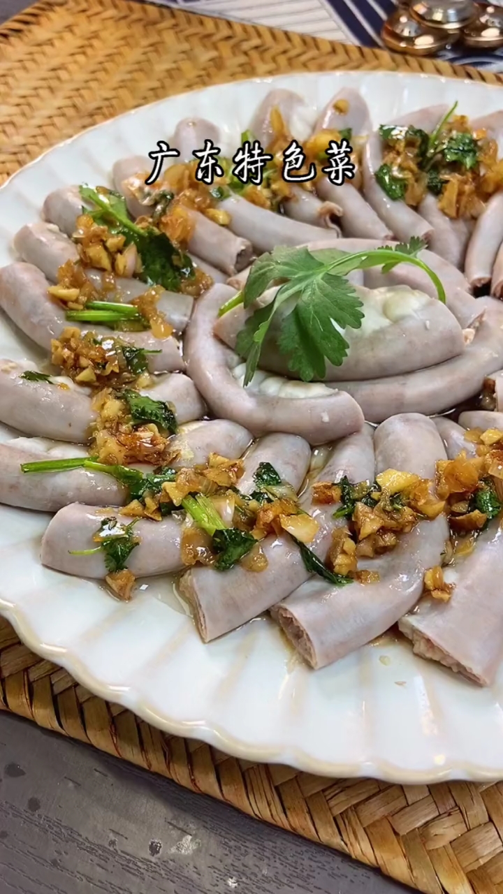 舌尖上的乡村美食#广东特色菜白切粉肠,配上这蘸料,好吃到停不下来