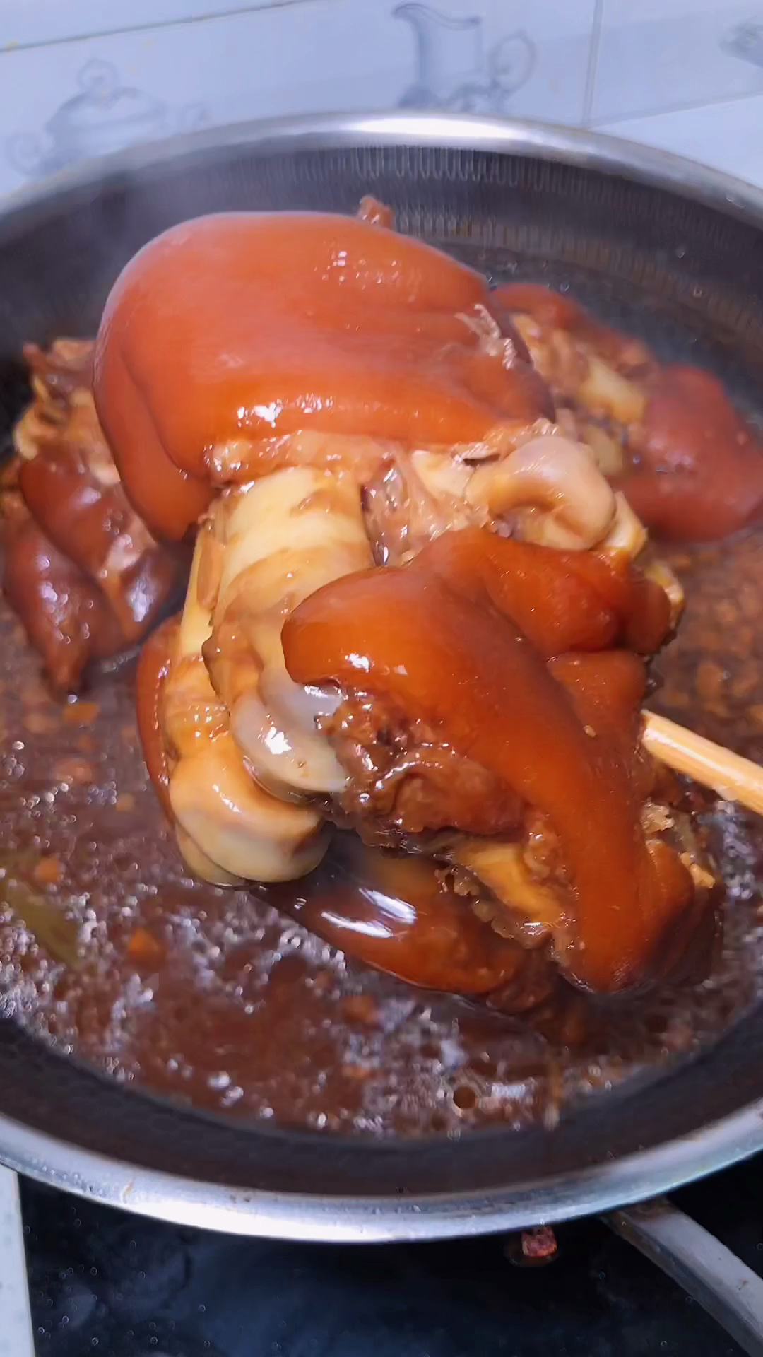 美食卤猪蹄这样做简单好吃一点不比店里的差快去试试吧