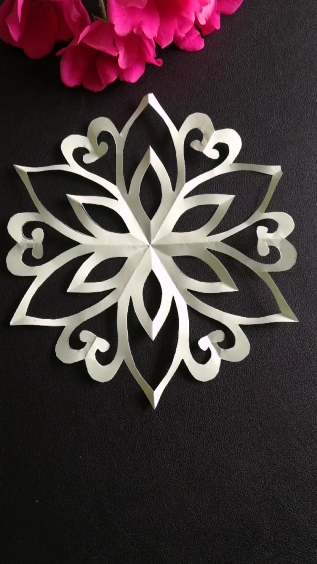 剪纸#手工剪纸六角窗花