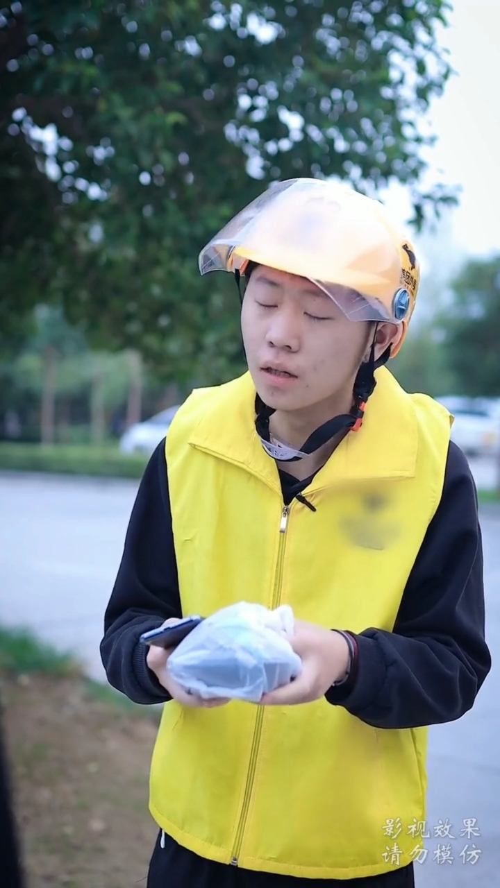 传递正能量#聋哑人送外卖困难,好感动-度小视