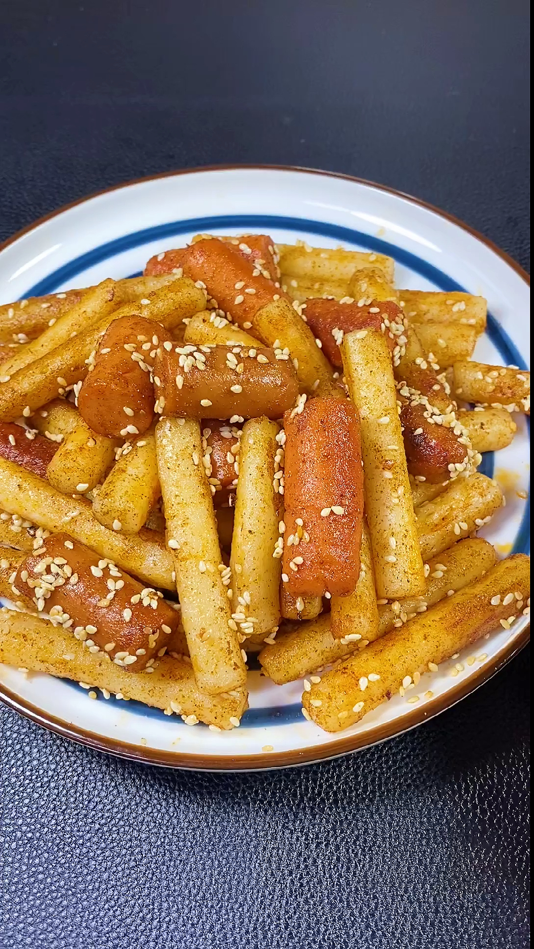 自制美食#好吃到舔手的孜然火腿年糕,这样做更馋人