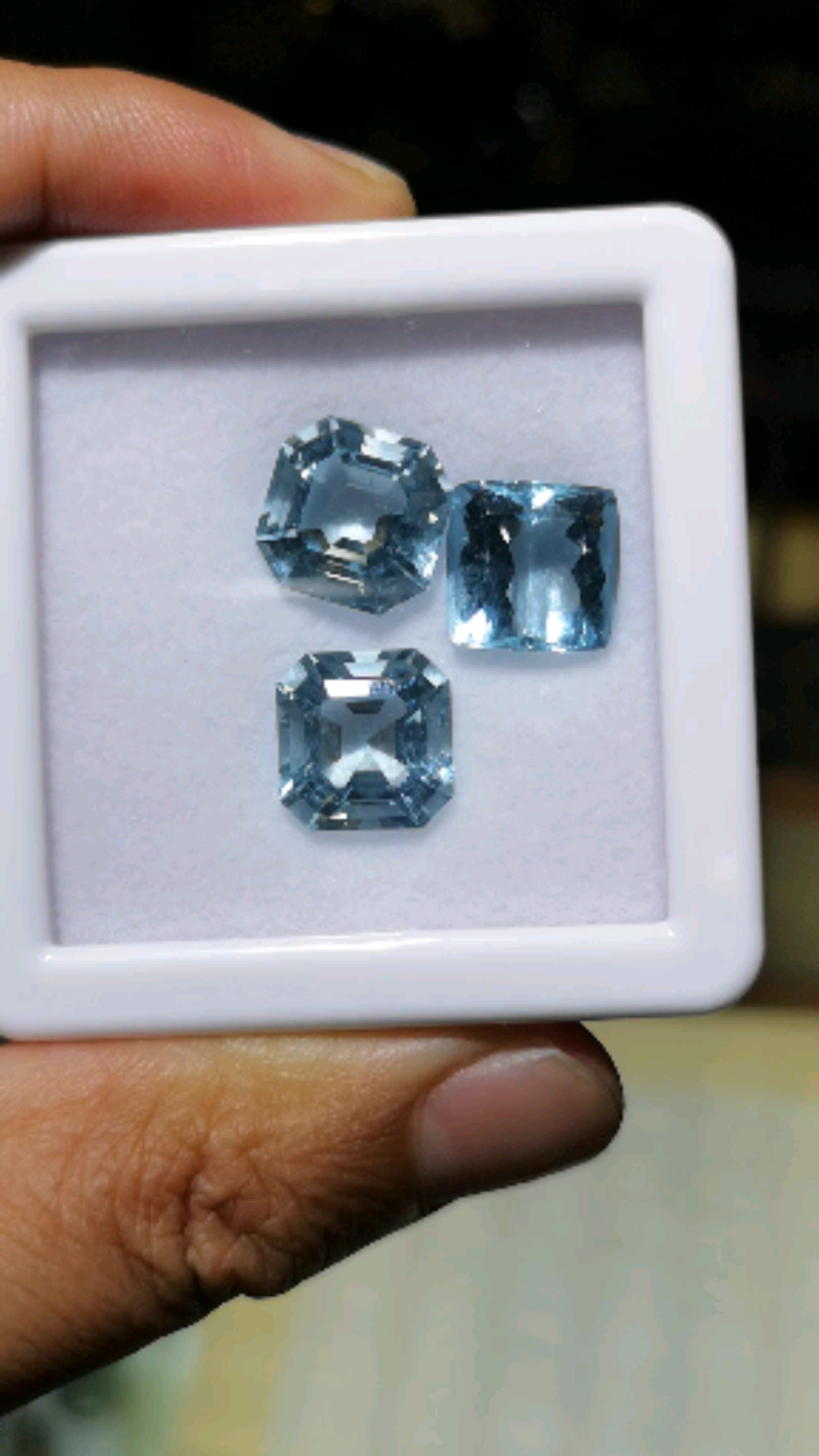 新疆阿勒泰海蓝宝石