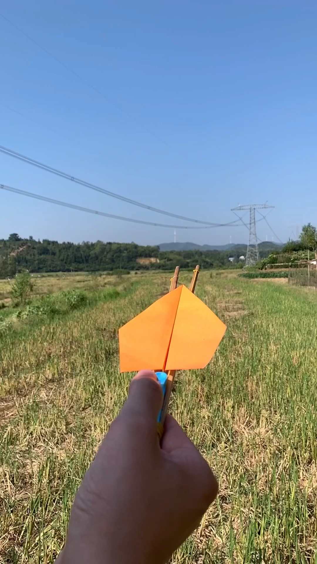手工制作10秒做个超好玩的纸飞机发射台你学会了吗