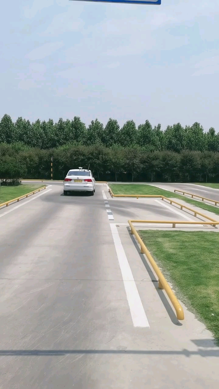 侧方停车进库看准三个点位!