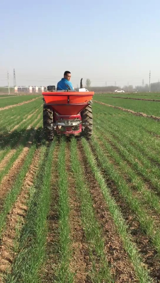施肥机撒肥料机化肥磷肥施肥机尿素撒肥施肥机散肥机小四轮撒肥机