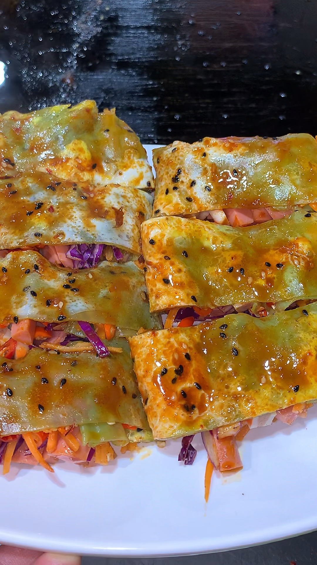 在家没事陪老婆坐高铁来学烤凉皮,回家支个铁板摆摊,今天第二天出摊