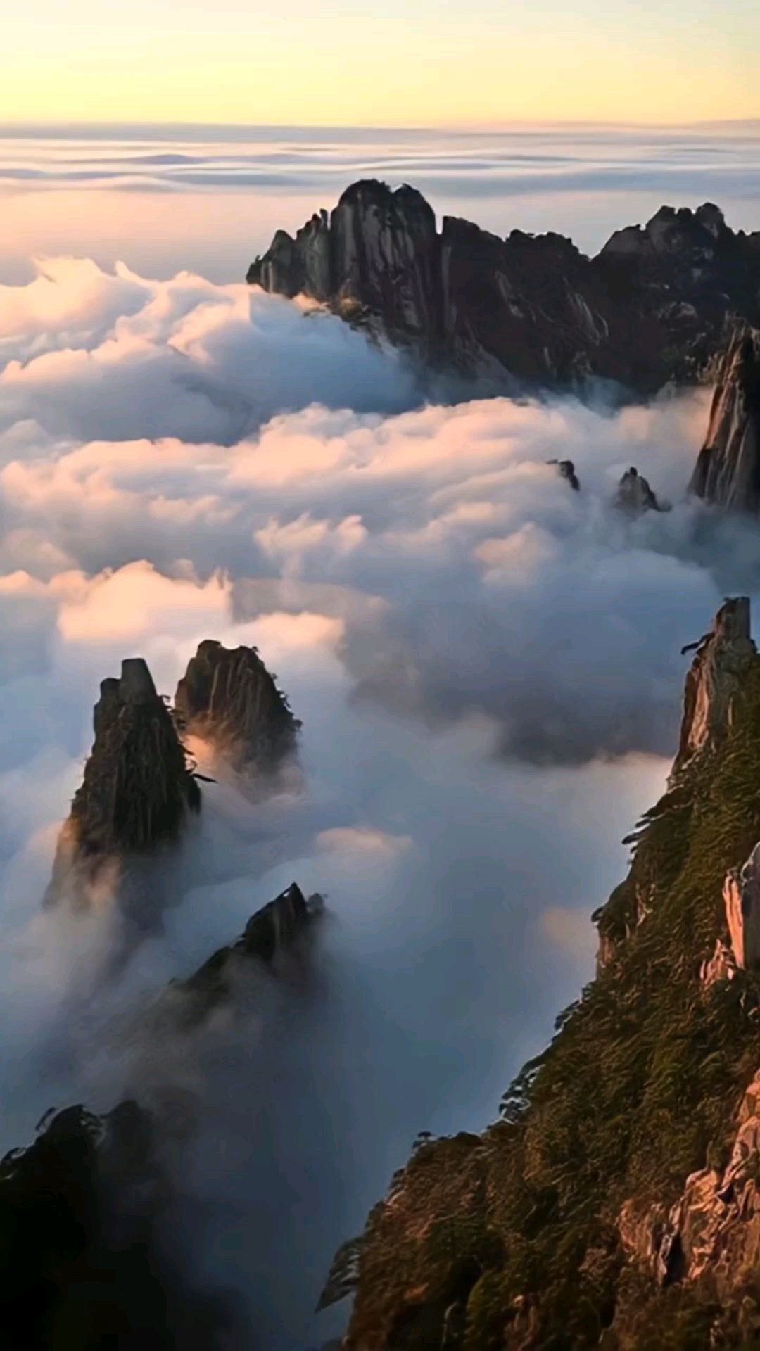 黄山:云山雾绕,人间仙境.-度小视