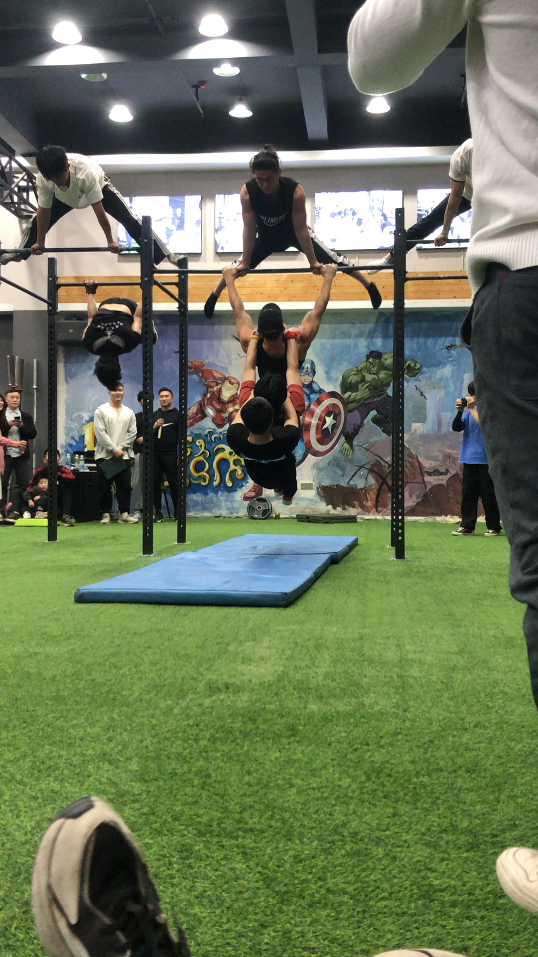 街头极限健身#最强多人街健神技