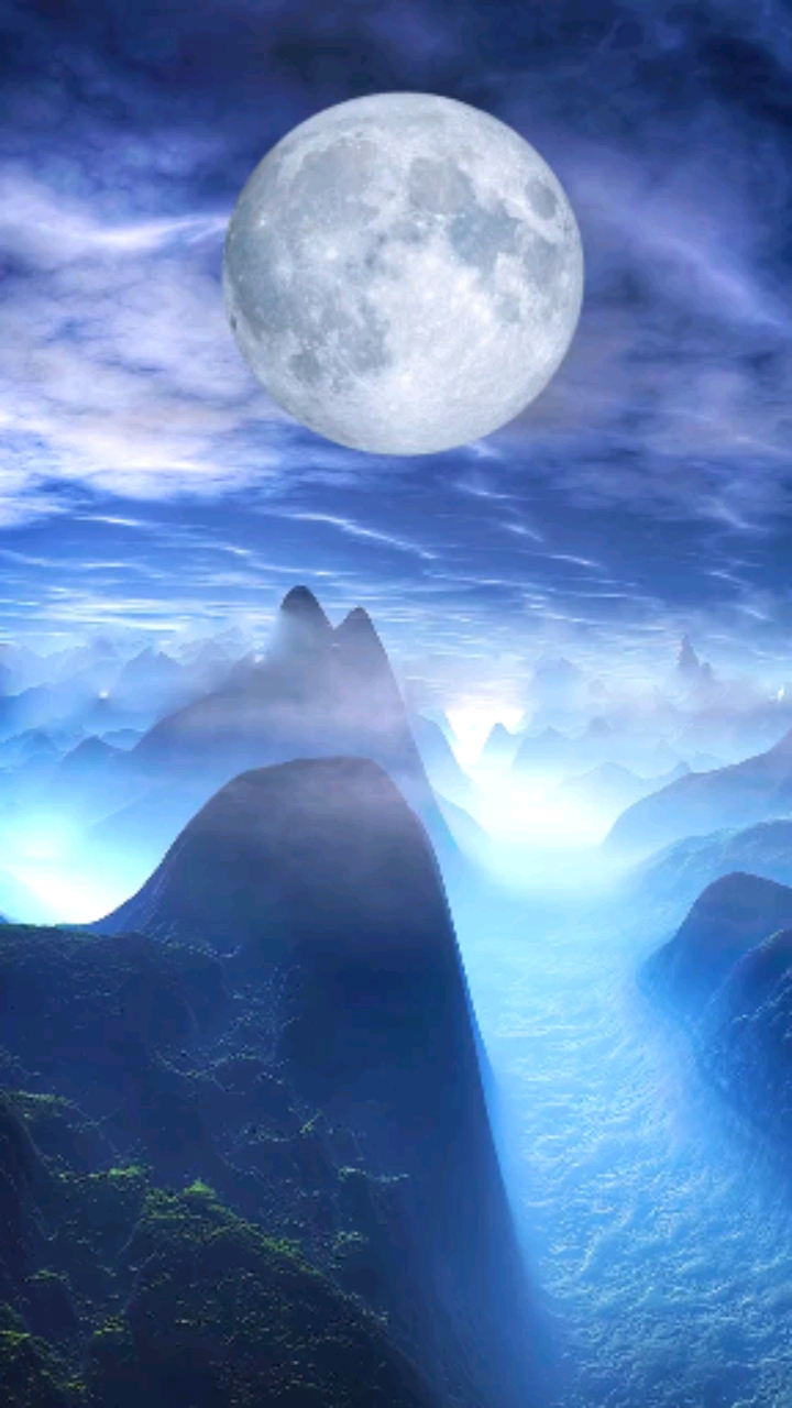 晚风轻踩着云朵,月亮在贩售寂寞,世事千帆过,岁月终将如月光般温柔