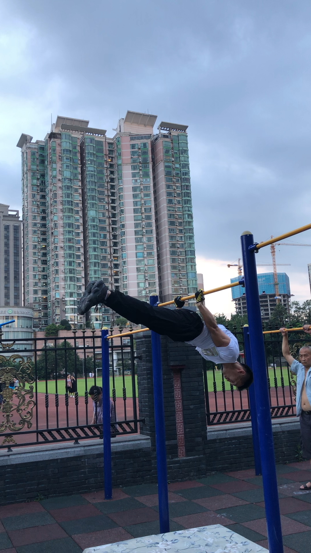 麒麟臂发作#大爷看样子很羡慕