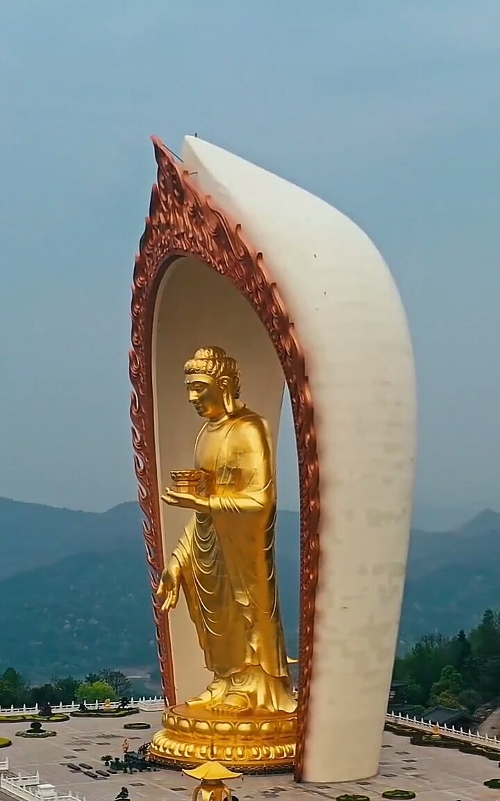 庐山东林大佛,全世界世最高佛,用四十八公斤黄金镀成的
