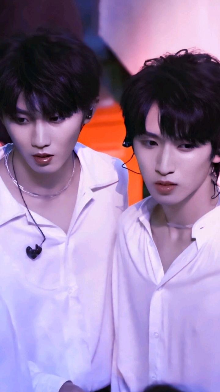 时代少年团#马嘉祺和严浩翔的氛围感,那小说里的少爷,不就有了脸吗