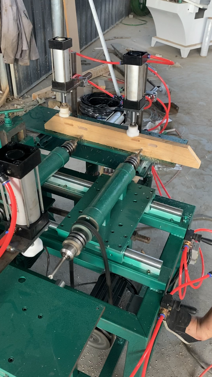 木工机械设备#木工双轴打孔机孔的大小孔的间距都可以调节打孔够