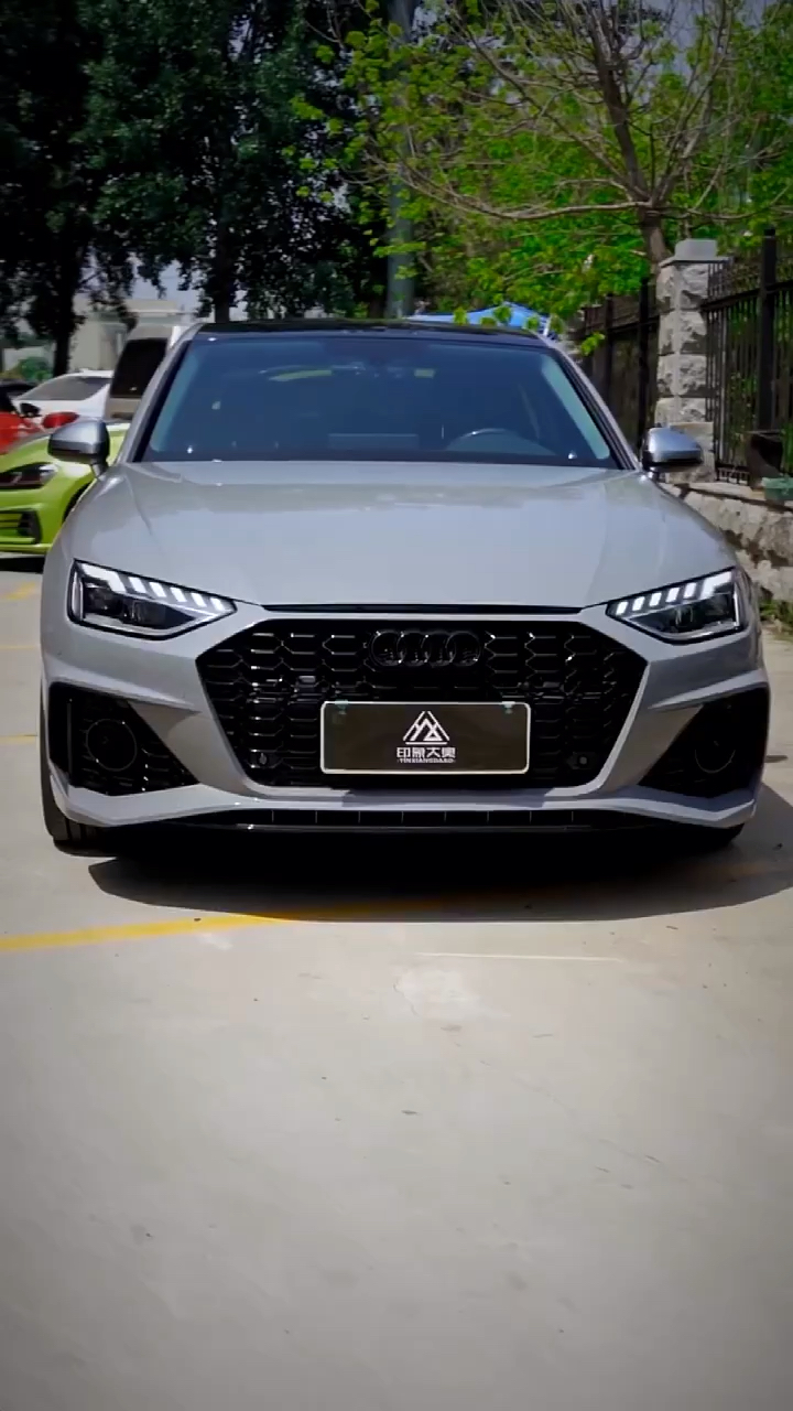 新启专项#奥迪a4l漆面纳多灰改色贴膜,升级rs运动套件,确实帅气!