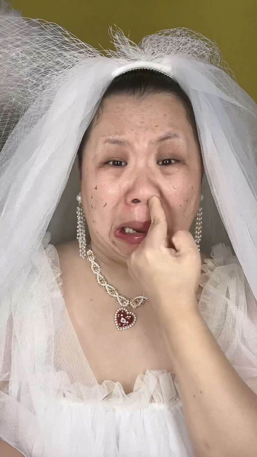 50岁老阿姨化个妆终于把小伙子拿下,可算是把自己嫁出去了#美妆#化妆