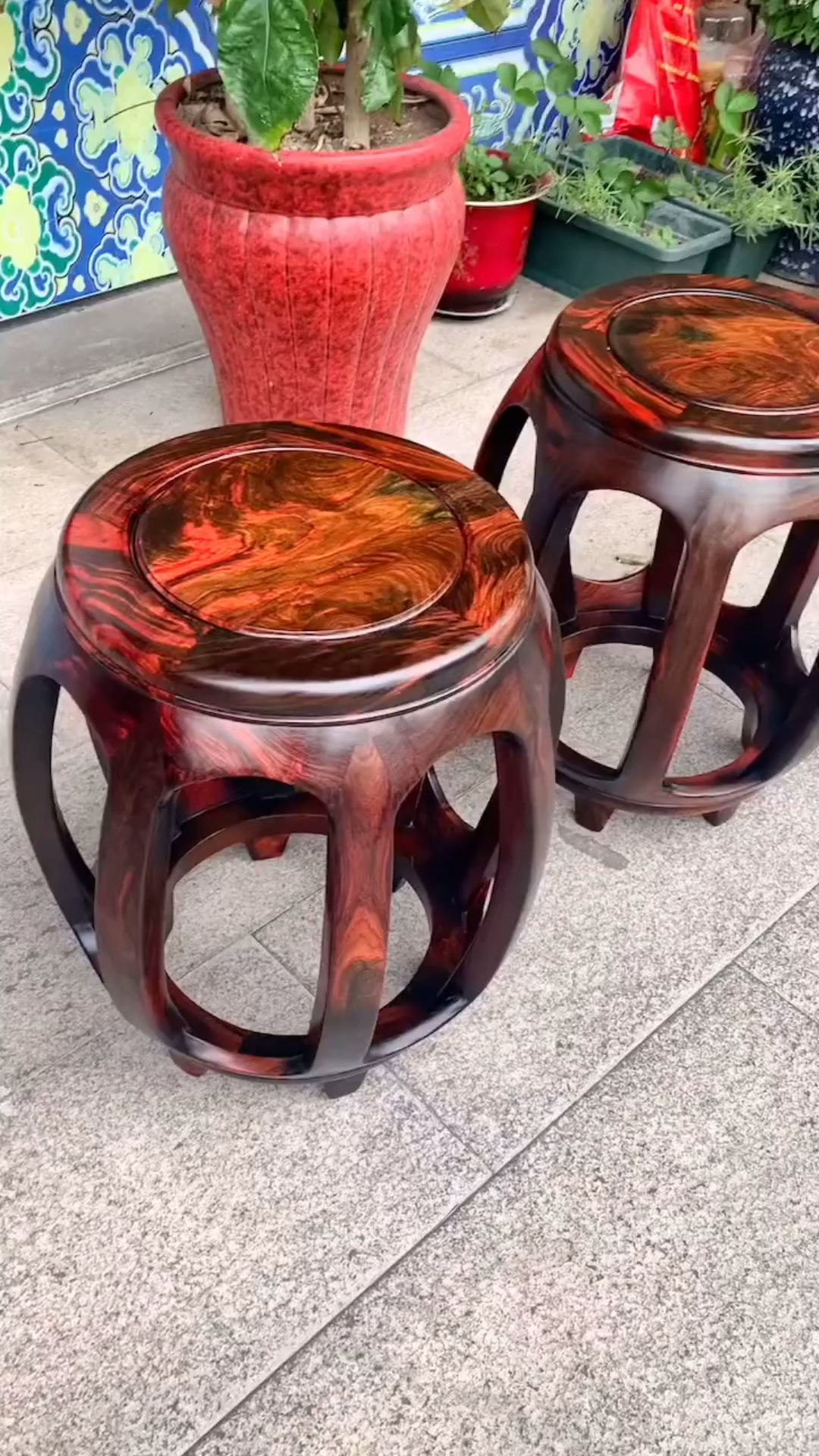 #大红酸枝交趾黄檀#大红酸枝极品纹理经典款鼓凳-度小视