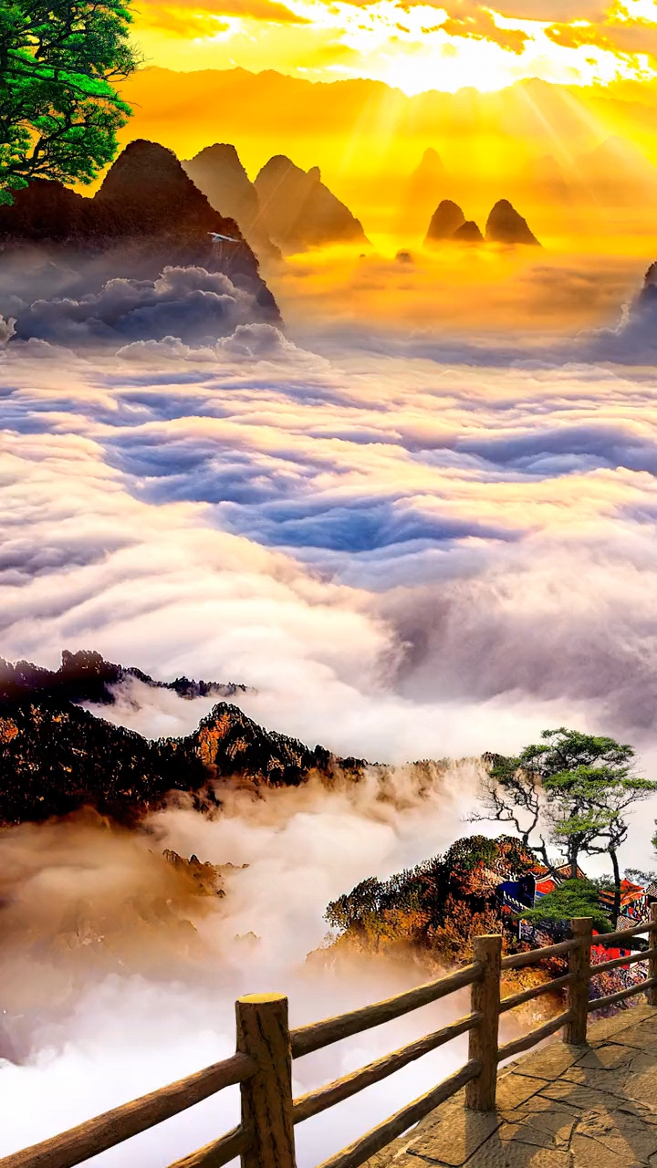 武当山金顶的日出云海真是壮观不来看看会后悔