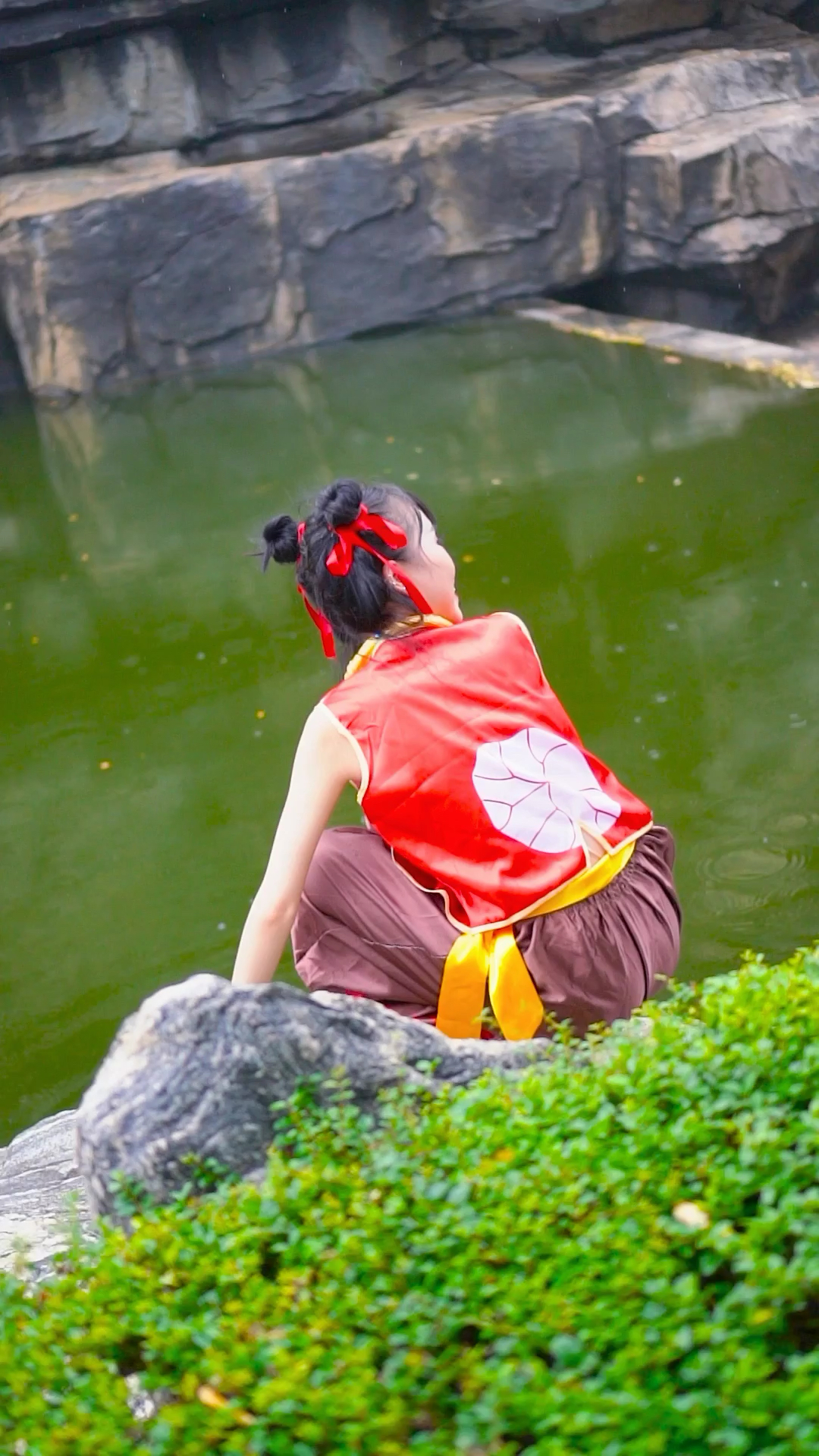 小姐姐cosplay#哪吒差点被羡羡一脚踢水里了