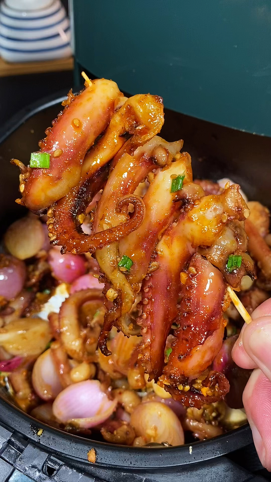 烧烤#用空气炸锅做的烤鱿鱼须,比烧烤店的还好吃,简直太香了～-度小