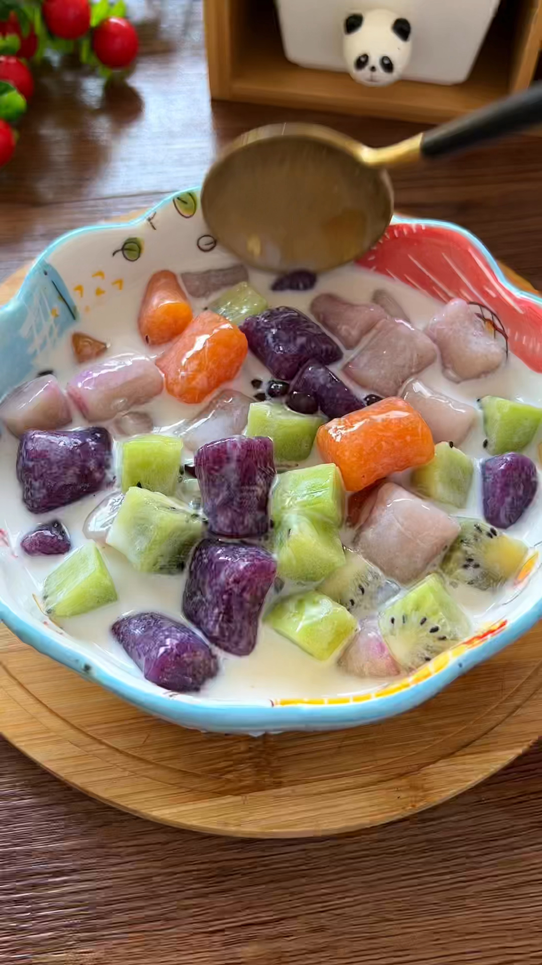 一到夏天我就特爱做这个芋圆水果捞,好吃又简单-度小视