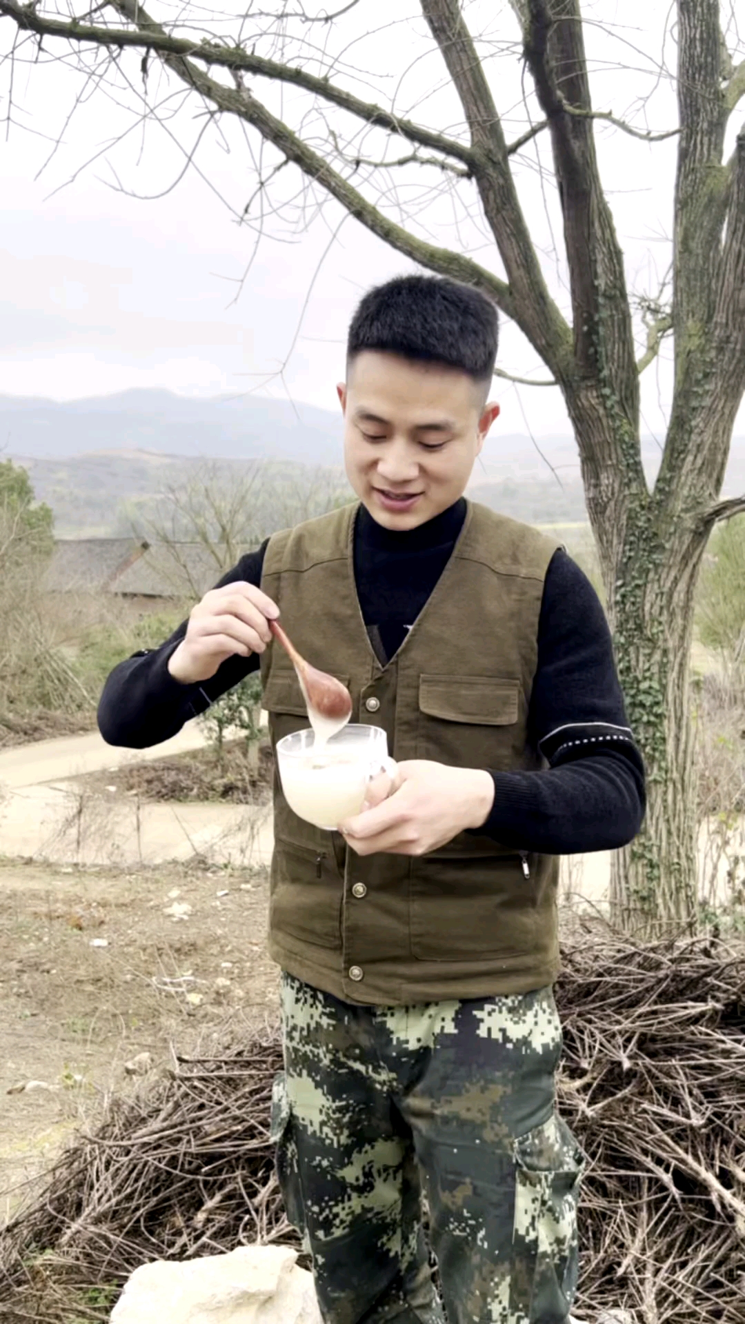 小鹏就是一个普普通通的农村人,没有什么优点才艺,只会给大家分享我