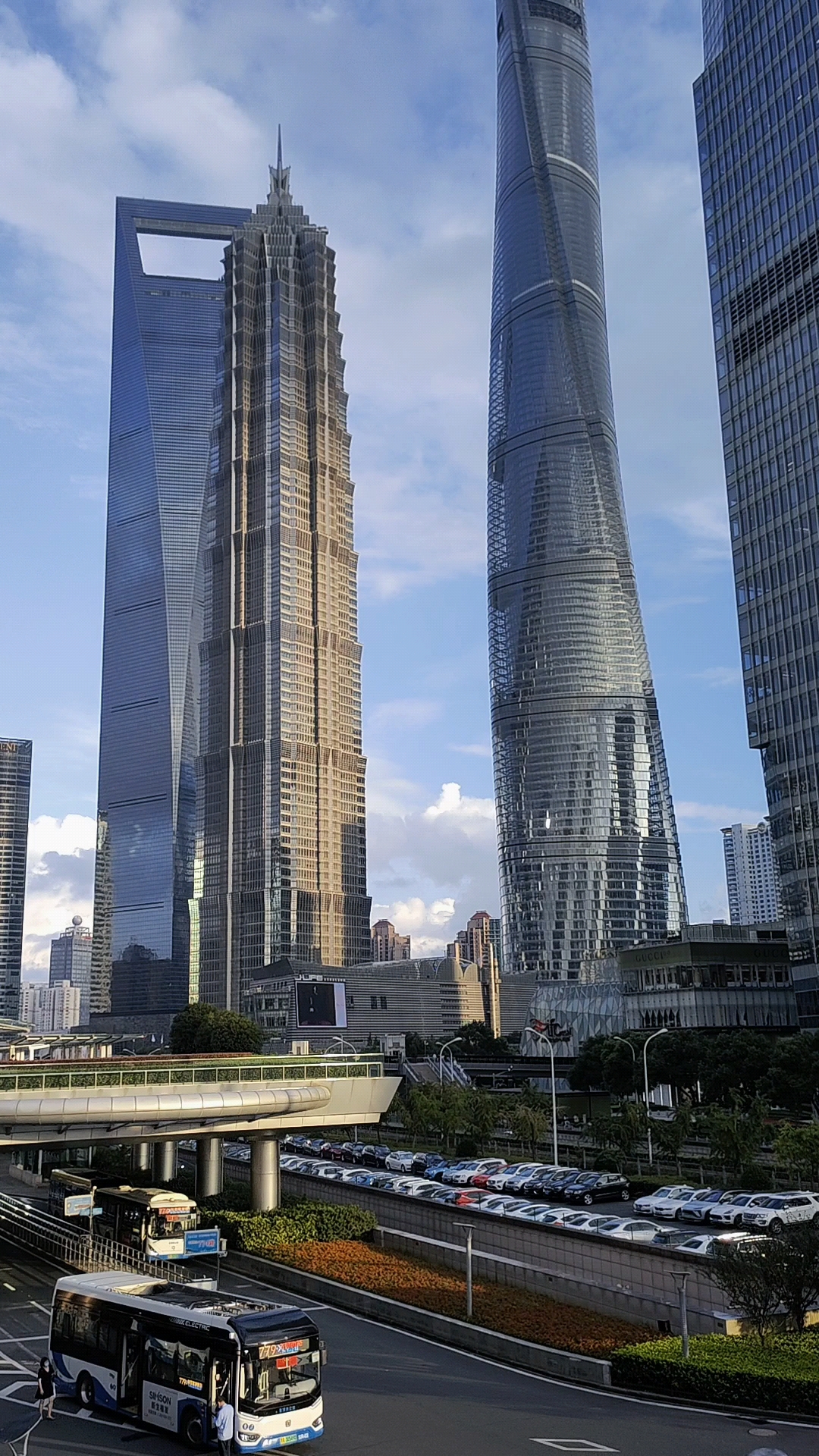 浦东陆家嘴高楼林立