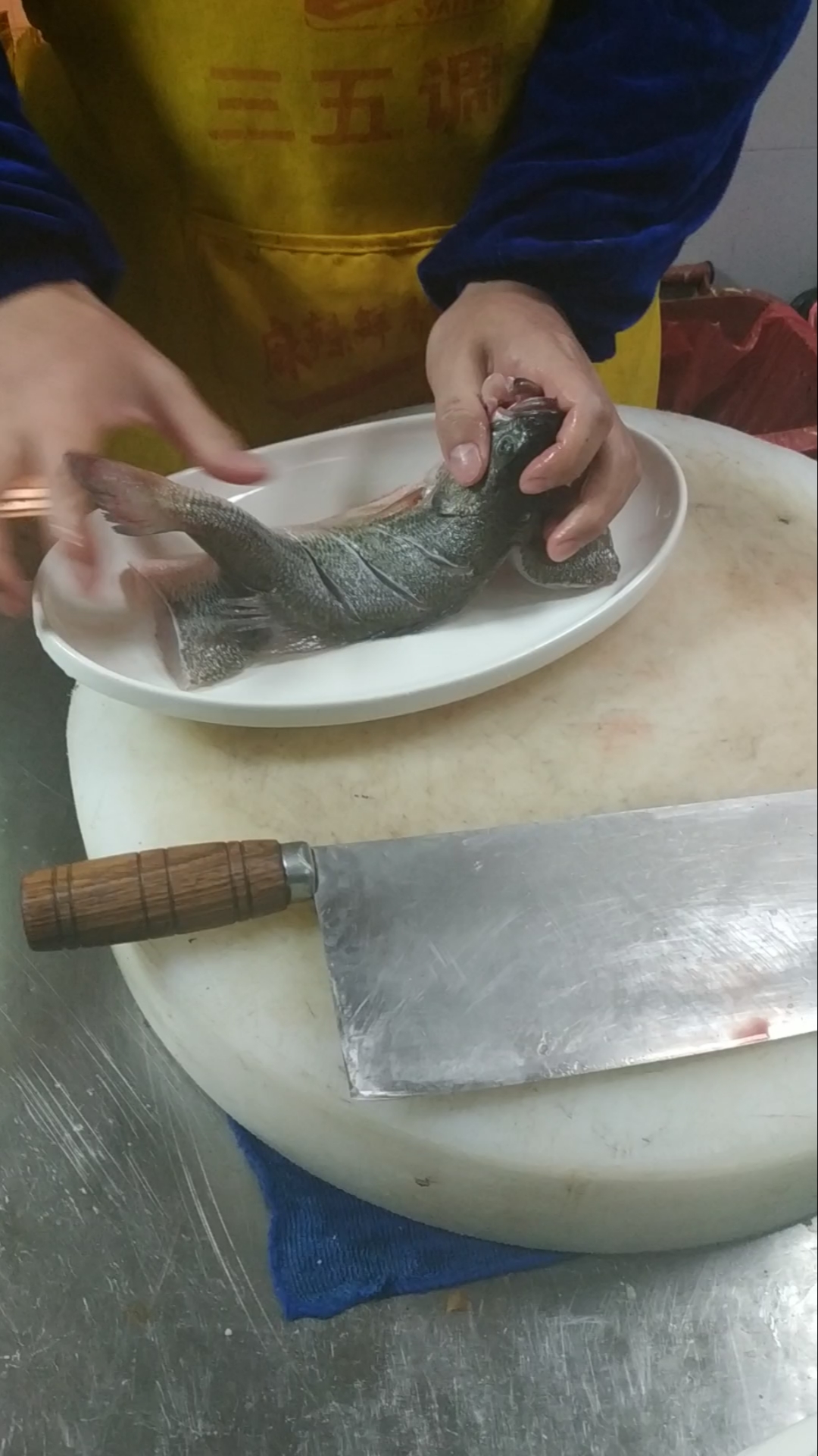 寻找最牛手艺人#五星级酒店厨师改刀的鱼就是漂亮.