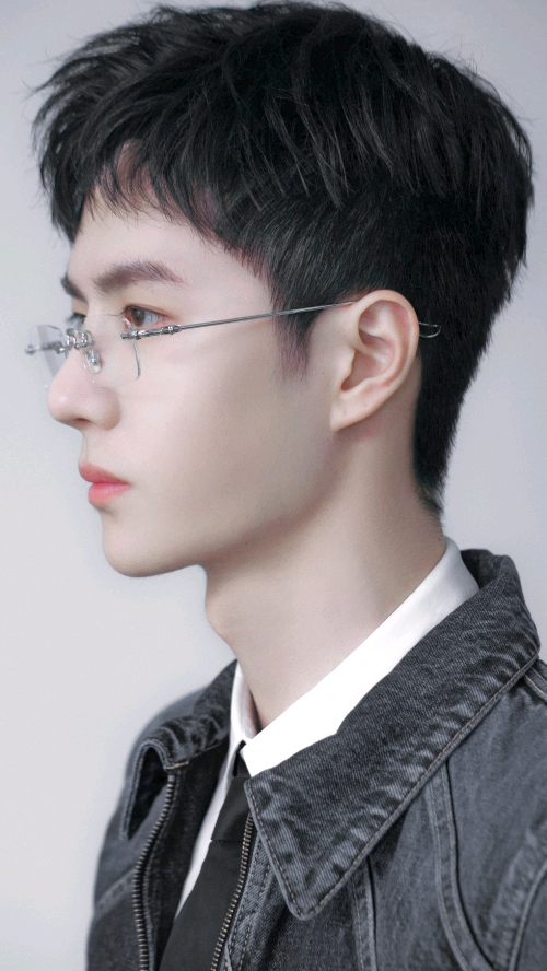 安利王一博#这个侧脸绝了