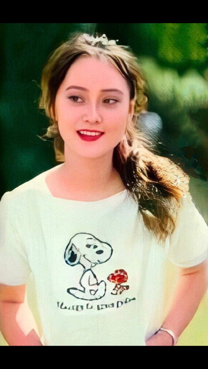 宋佳,1962年1月11日出生于山东青岛.1985年毕业于上海戏剧学院.