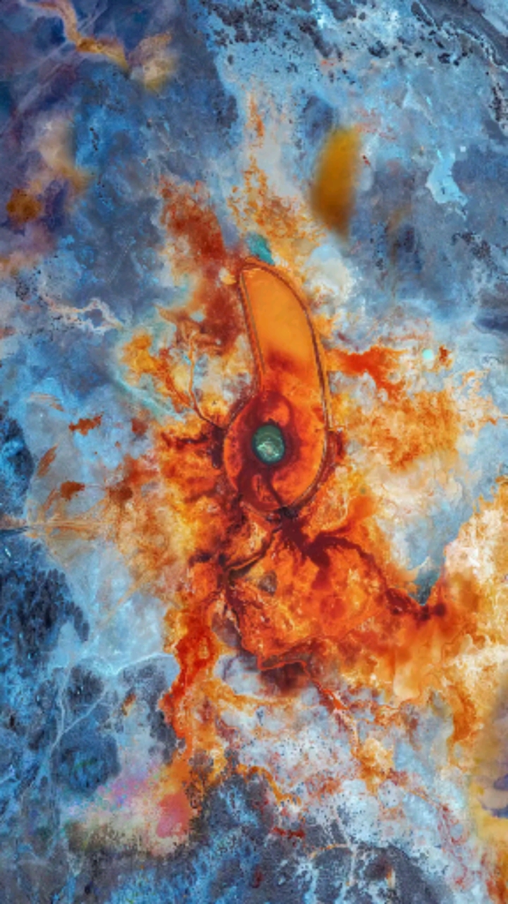 青海天使之眼艾肯泉,越看越像一只浴火重生的火凤凰