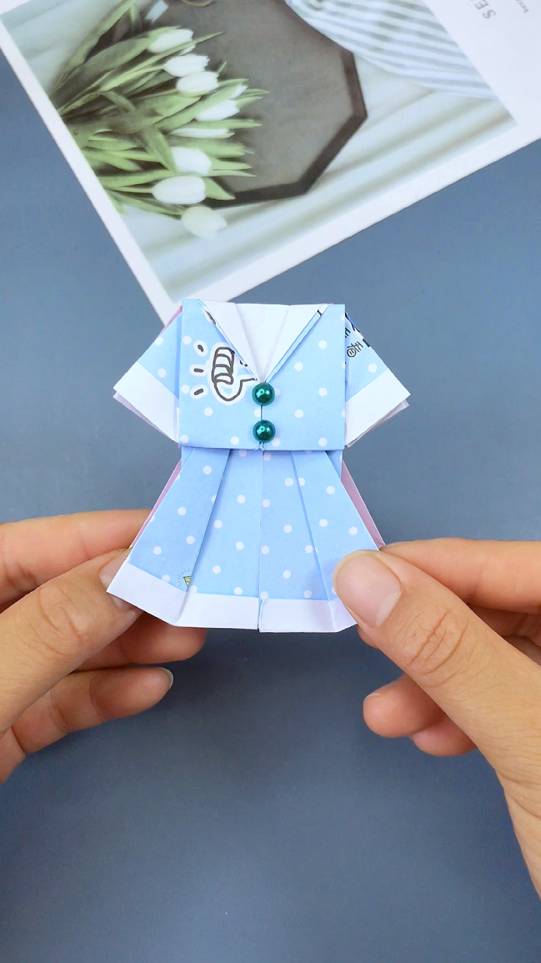 折纸教程#一张纸折漂亮的裙子,小女孩们的最爱.-度小视